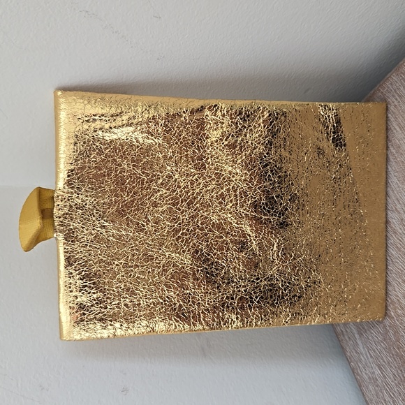 NWT Simply Southern Goldtone Dainty Sun Irredescent Necklace - Picture 3 of 3